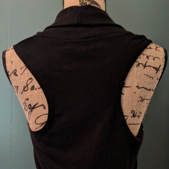 ✴️ Decree Sleeveless Sweater ✴️ - Picture 3 of 7